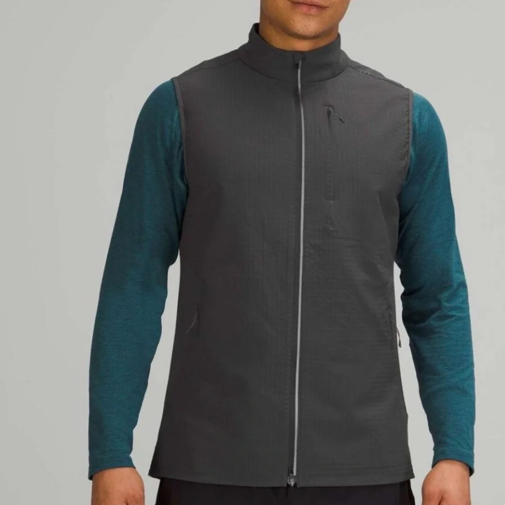 lululemon Cold Terrain Fleece Vest Graphite Grey Size Medium - Picture 4 of 5